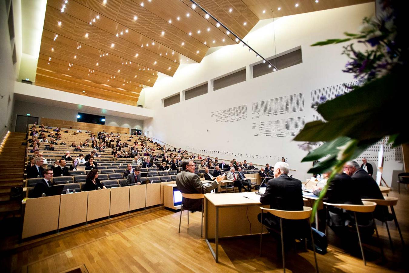 Hold din næste videnskabelige konference i samarbejde med Aarhus Universitet og få det nyeste forskning med i programmet.