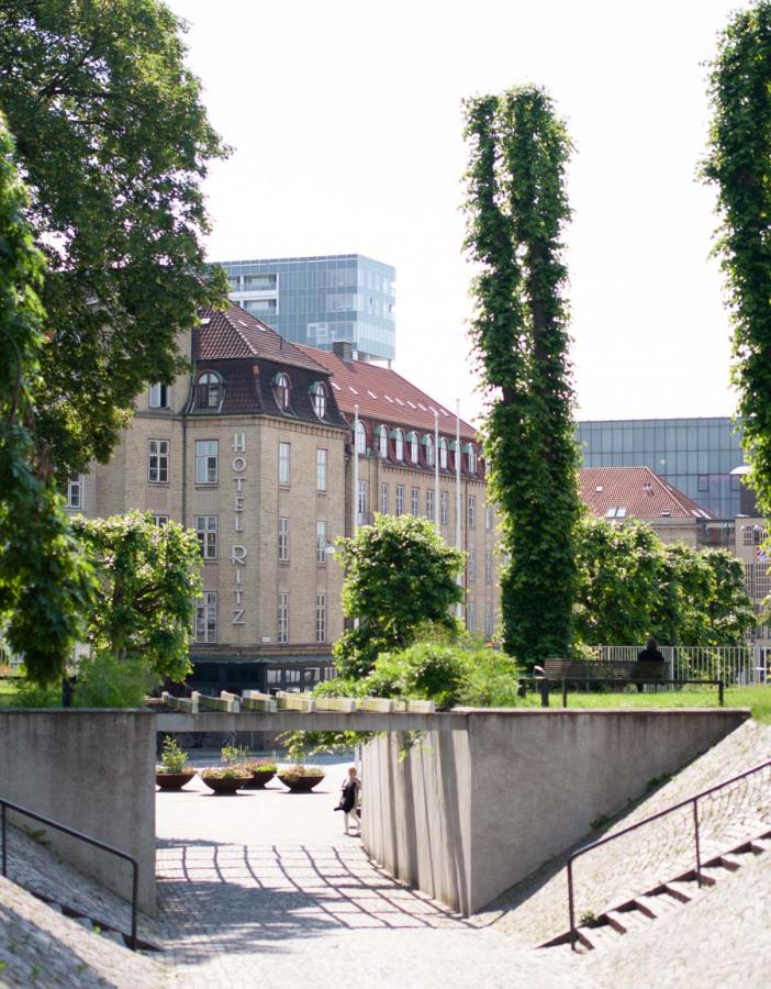 Få en god nats søvn i hjertet af Aarhus på Milling Hotel Ritz. 