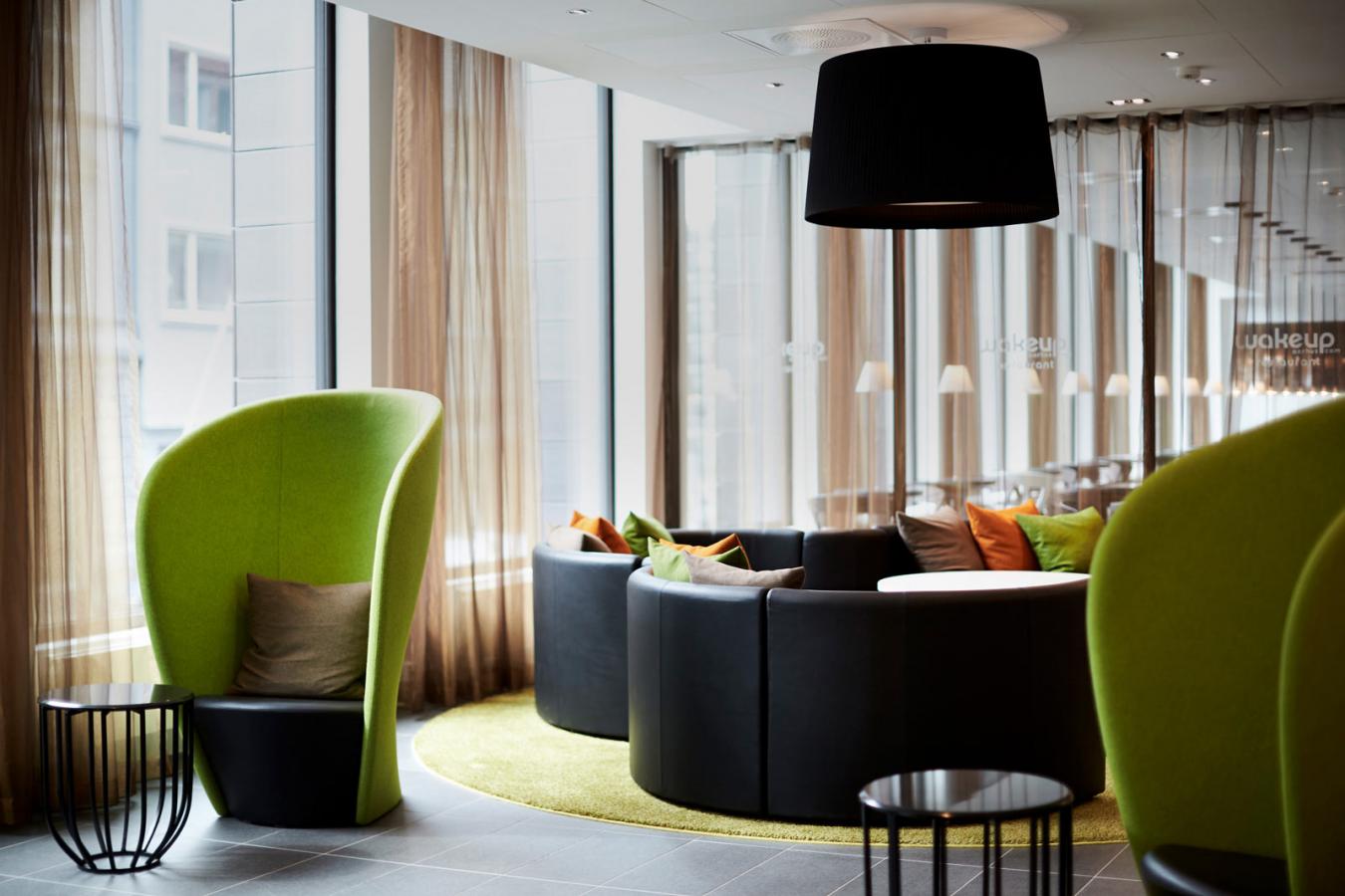 Lad os på centrale Wakeup Aarhus og bliv klar til næste dags mødeprogram. 